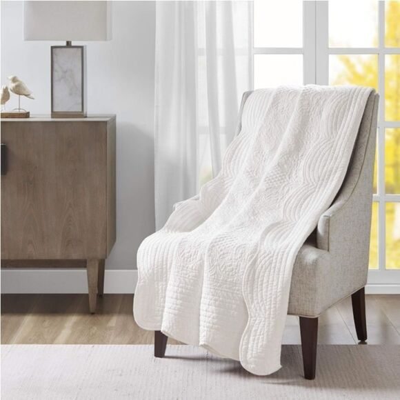 Madison Park Tuscany Oversized 60" x 72" Quilted Scalloped-Edge Throw. Ivory - Picture 6 of 6